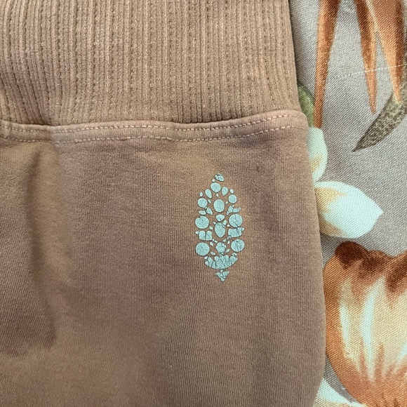 Free Movement Women’s Leggings Size Medium - Picture 3 of 11